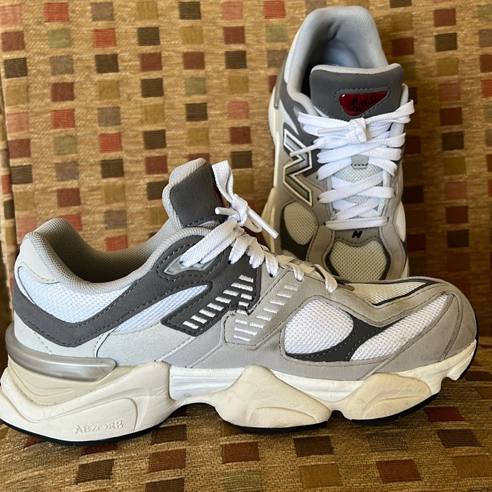 New balance tennis shoes  #9060